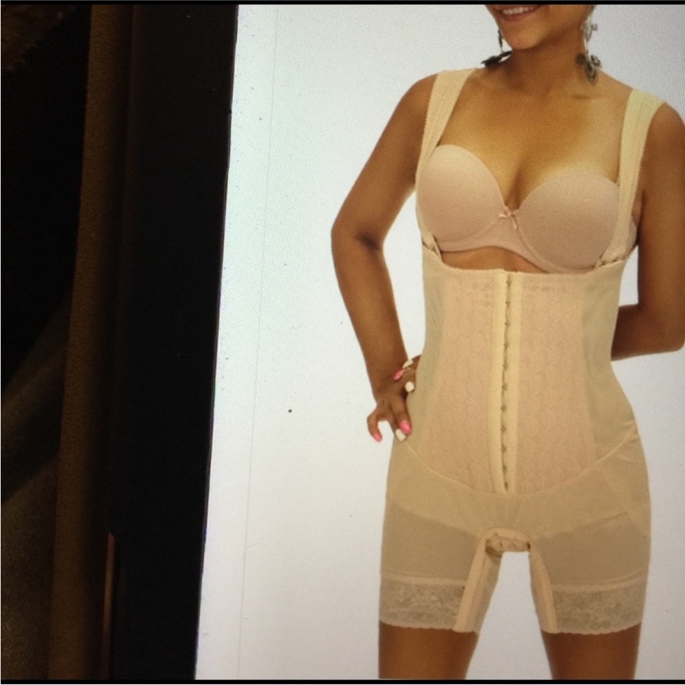 Ardyss International Full Body Shaper Lace Bodysuit Nude Sz 34